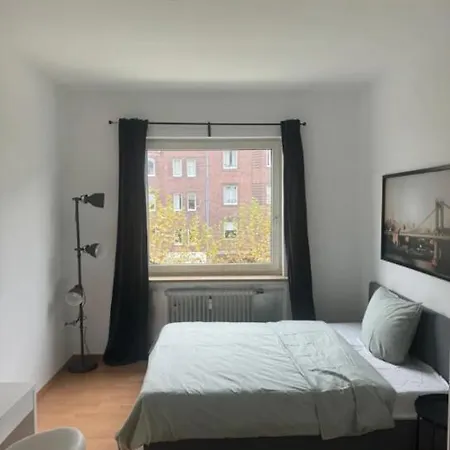 Апартаменты 4 Bedroom In Fancy Oberkassel Дюссельдорф
