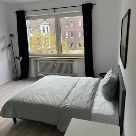 4 Bedroom In Fancy Oberkassel * Dusseldorf